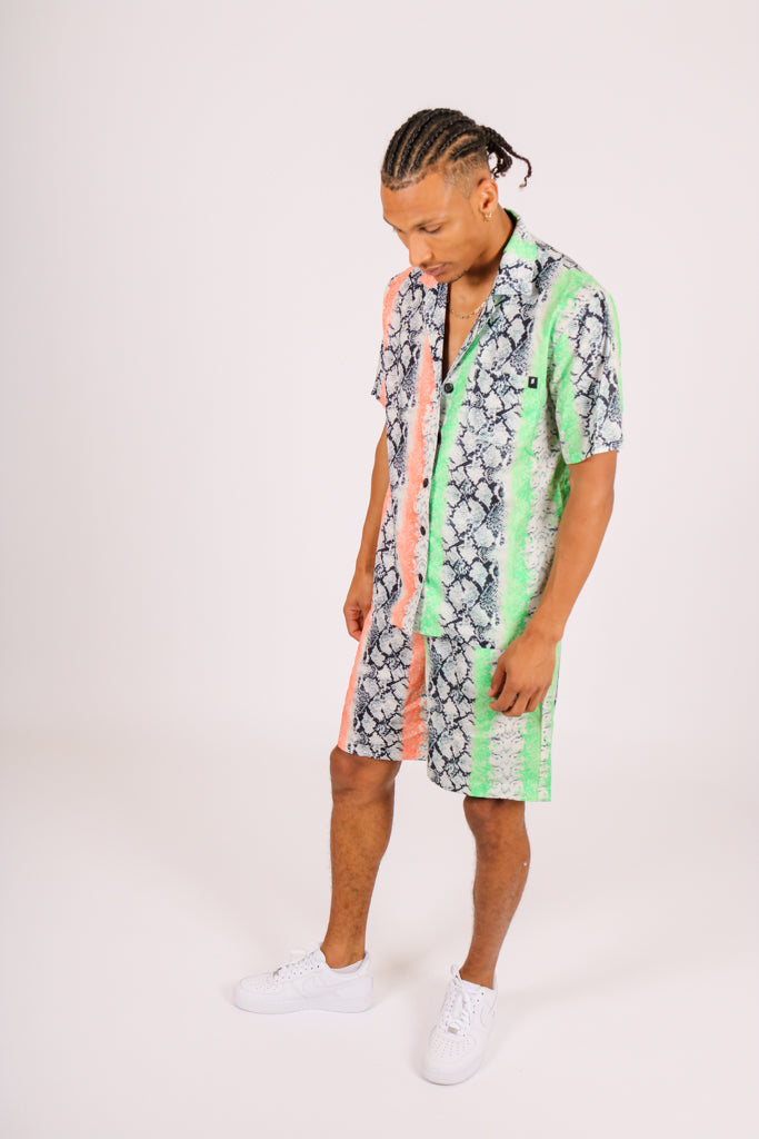 ONE ABOVE ANOTHER Splice Snake Print Shirt